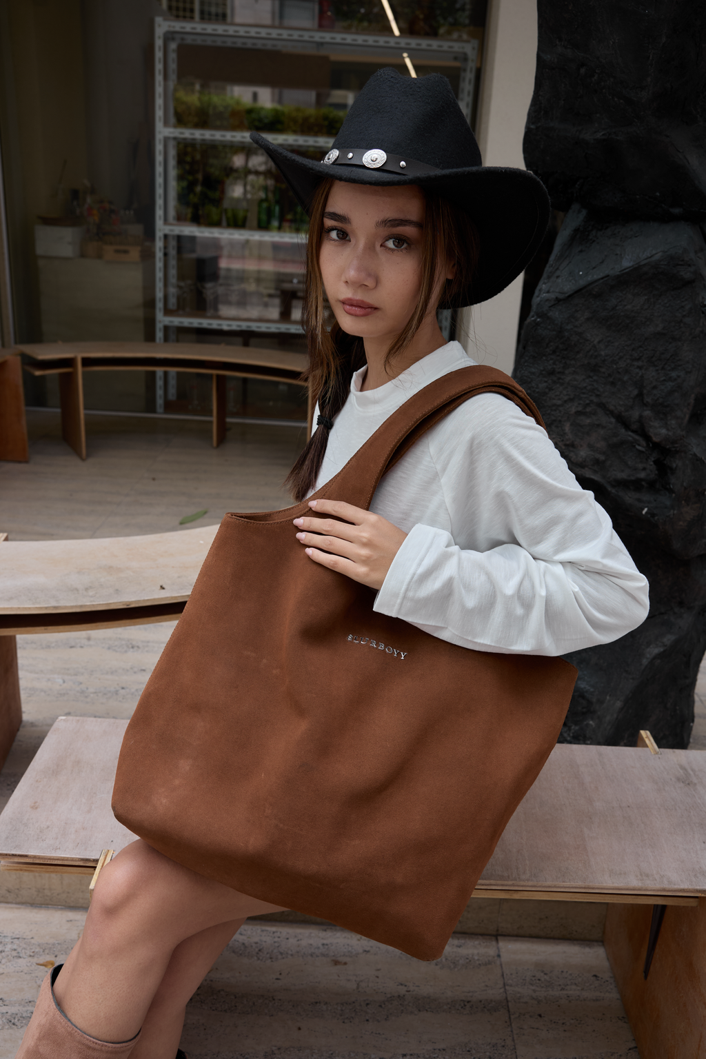 Suede urban tote กระเป๋าหนังกลับแท้ (A0016)