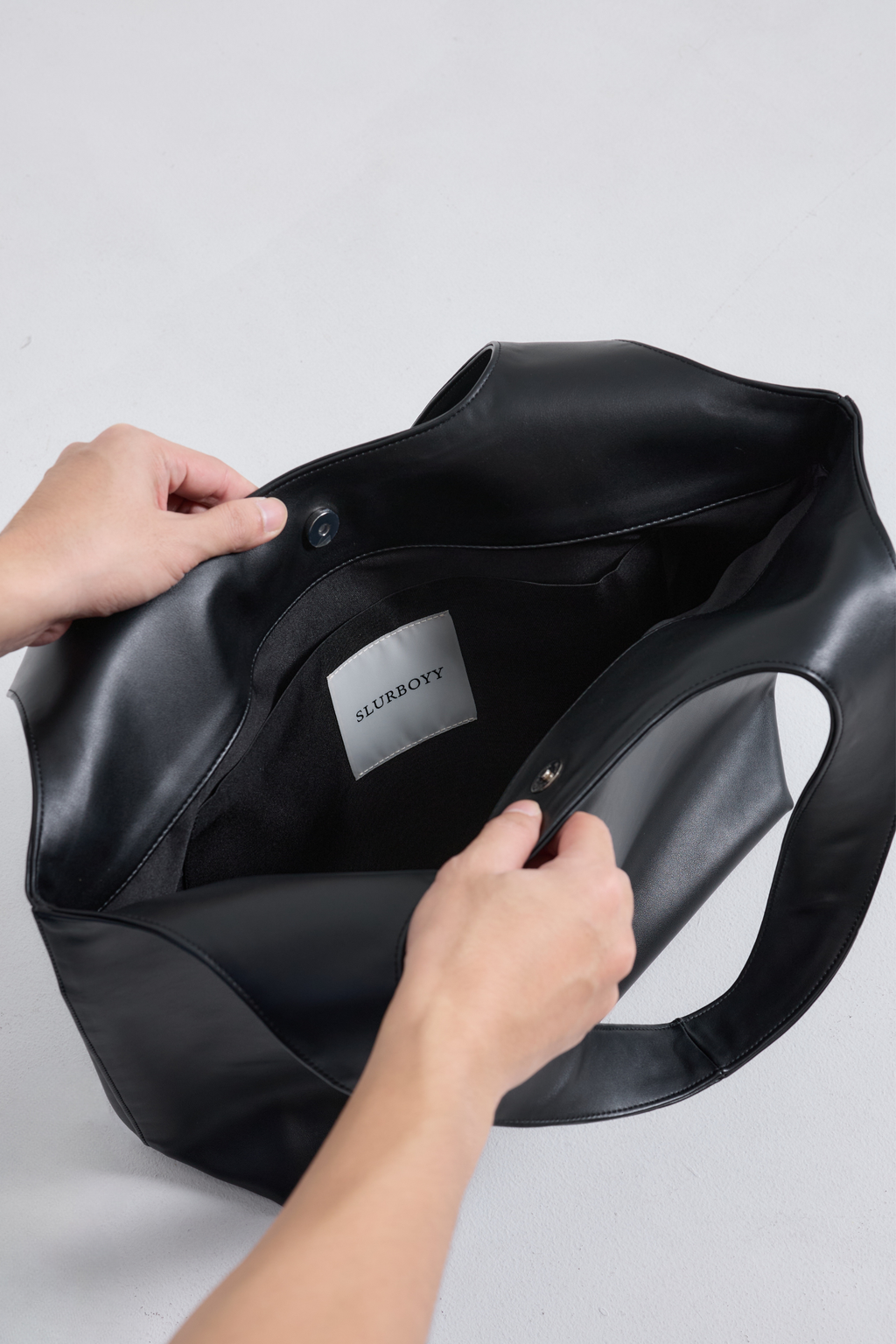 Urban Leather Tote กระเป๋าหนัง วัสดุกันน้ำ (A0012)