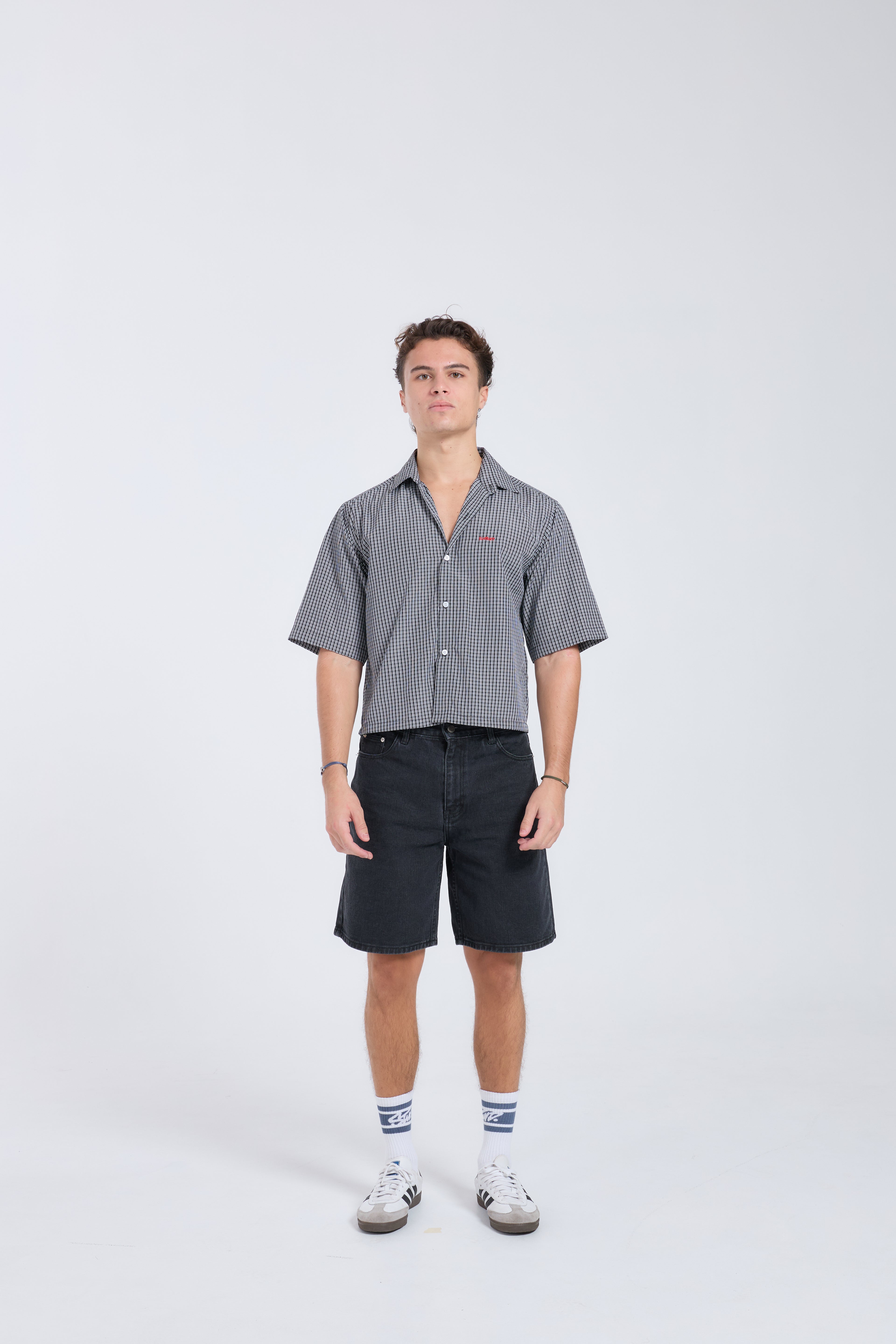 Make Shorts Denim กางเกงยีนส์ขาสั้น ทรงเบสิค (P0046)