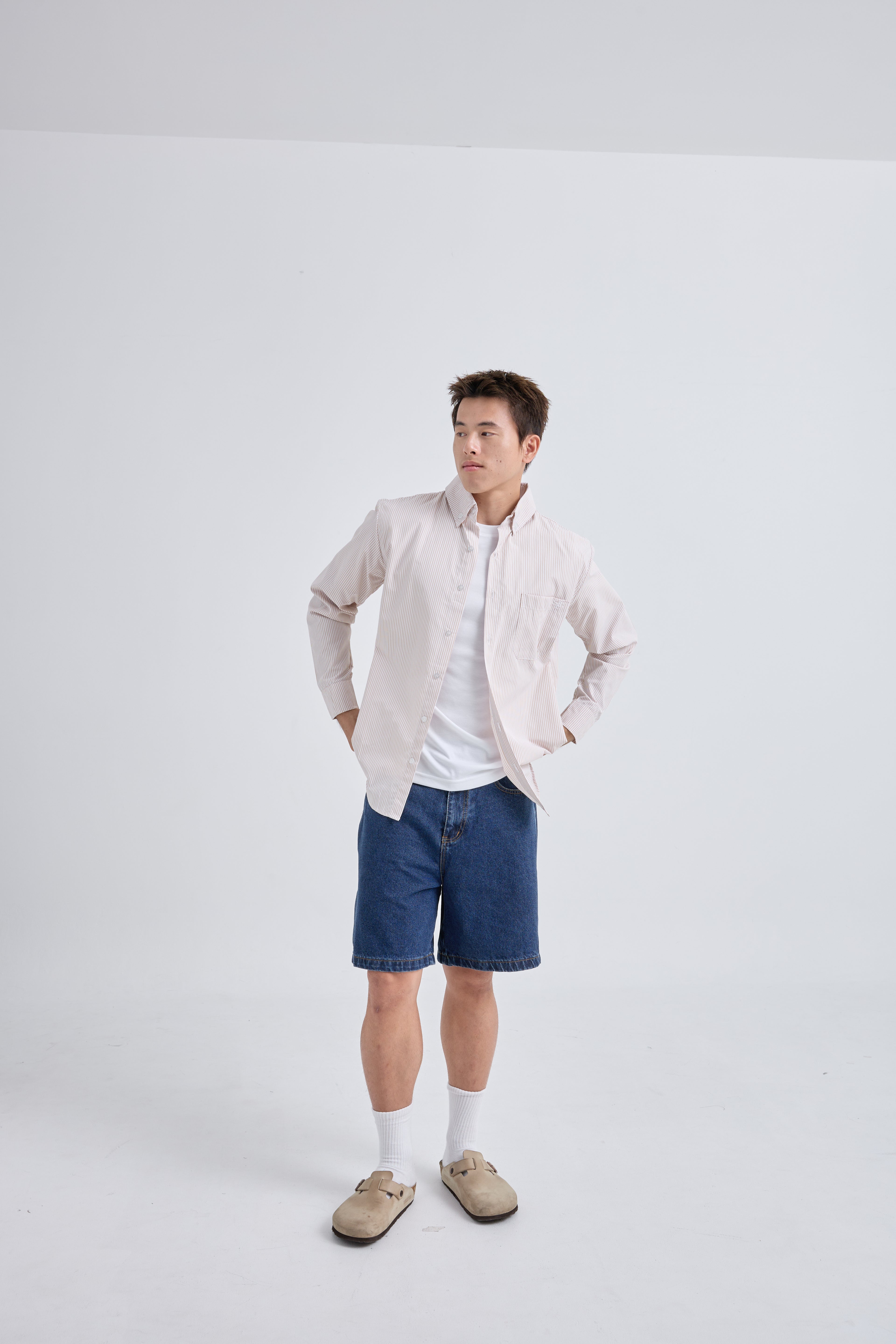 Make Shorts Denim กางเกงยีนส์ขาสั้น ทรงเบสิค (P0046)