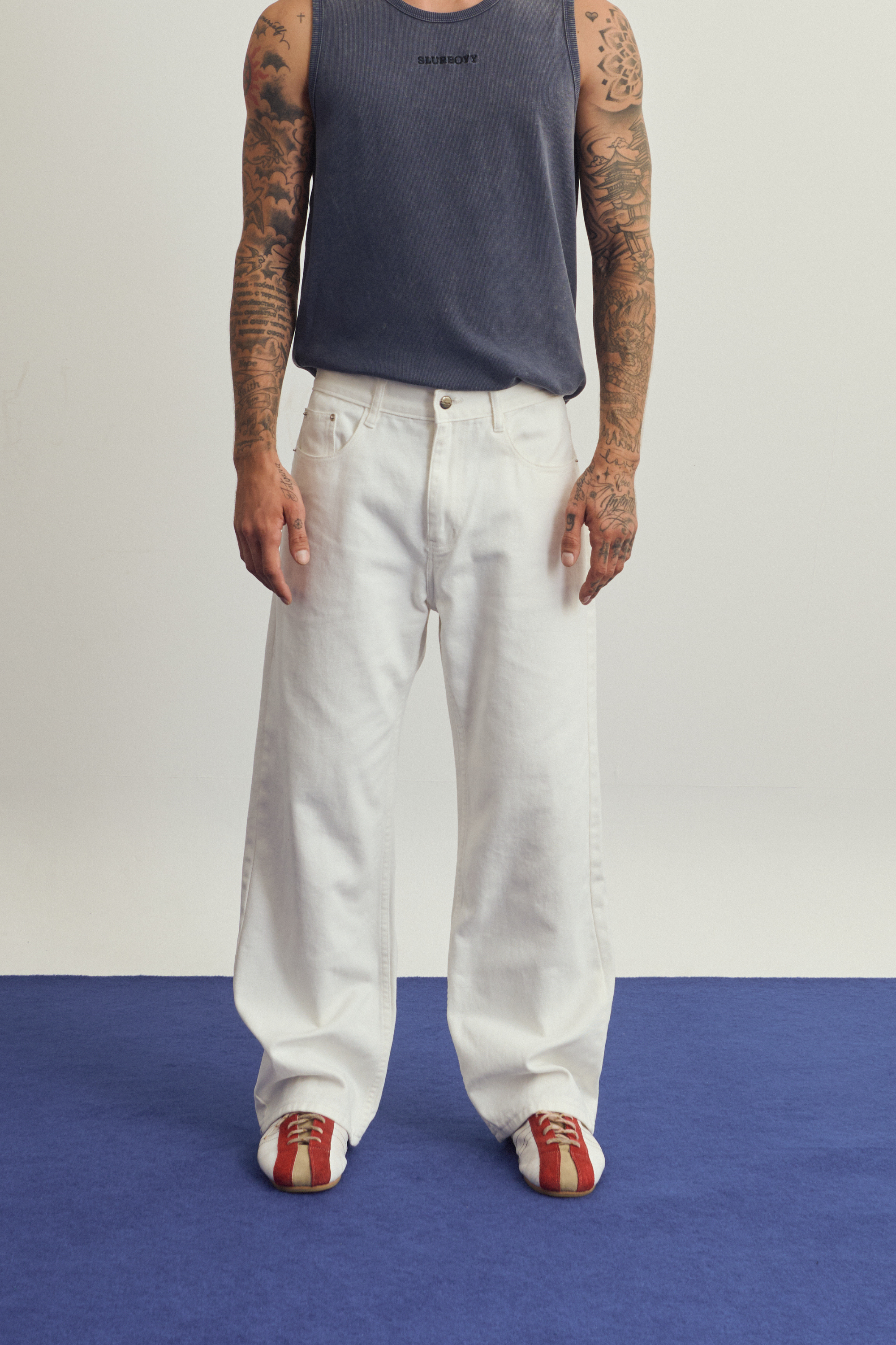 White Jeans  กางเกงยีนส์ขายาวขากระบอกกลาง สีขาว (P0027)
