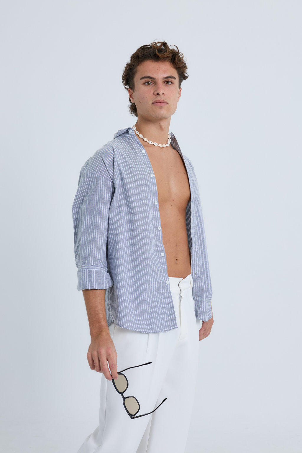 Striped Blue Shirt เสื้อเชิ้ตแขนยาว ลายริ้ว (SB0747)