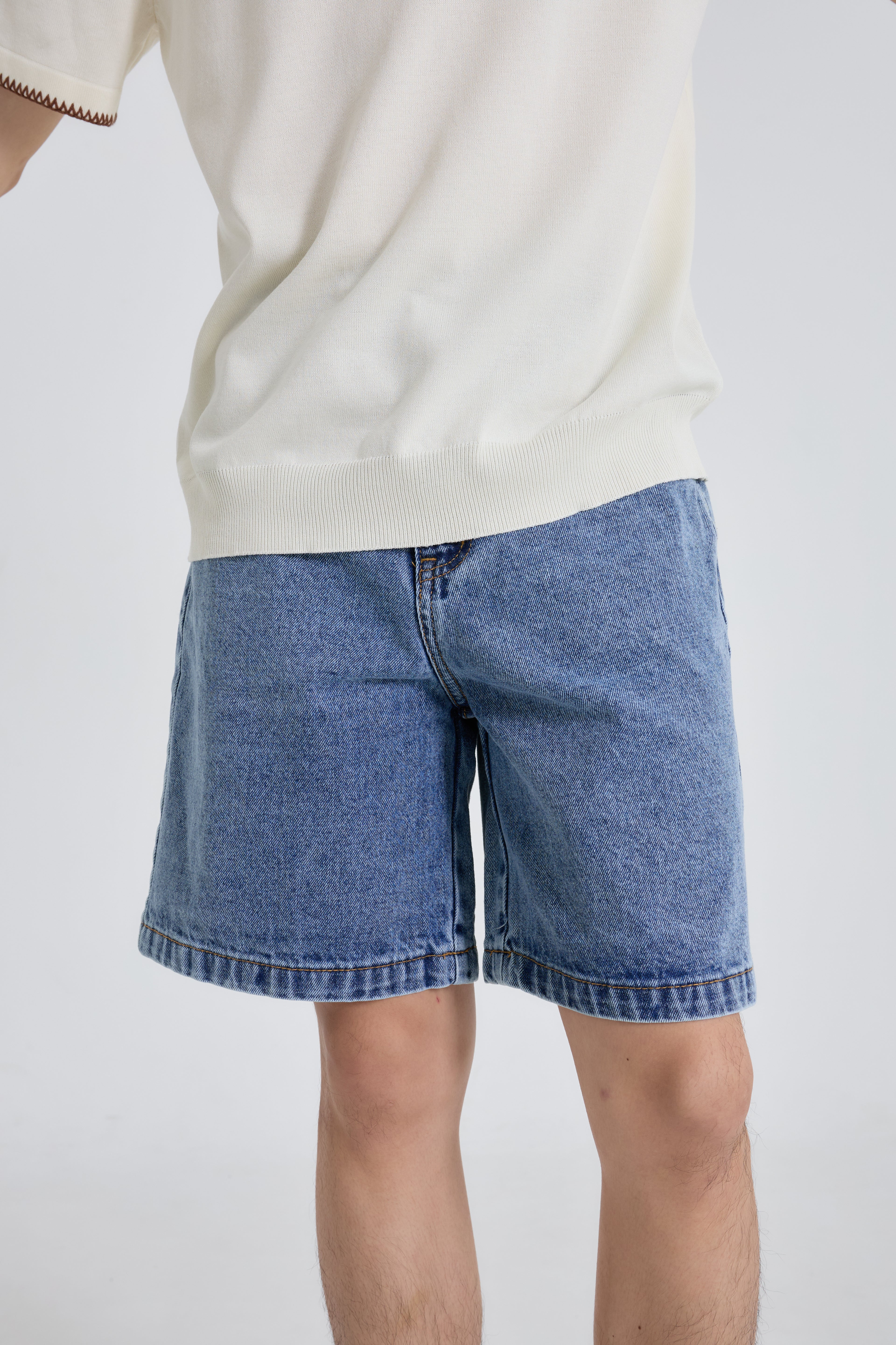 Make Shorts Denim กางเกงยีนส์ขาสั้น ทรงเบสิค (P0046)